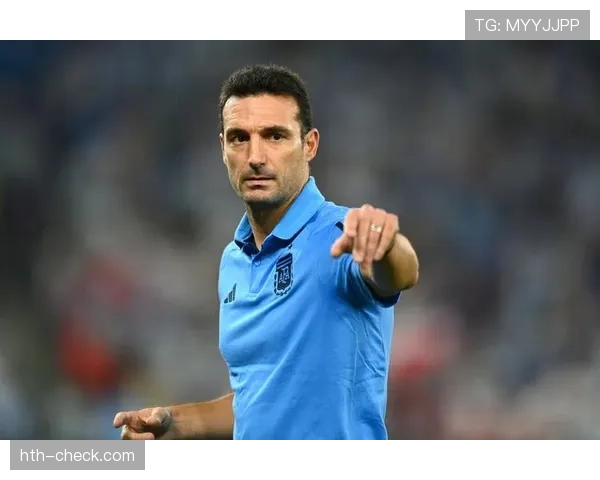 斯卡洛尼训练方式成效显著,球队焕然一新表现抢眼引热议 斯卡洛尼训练方式成效显著,球队焕然一新表现抢眼引热议