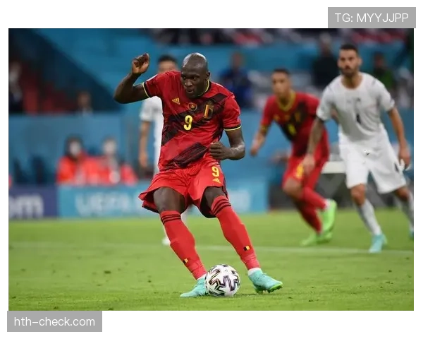 卢卡库重返赛场重塑锋线格局，现代足球竞争版图再起波澜