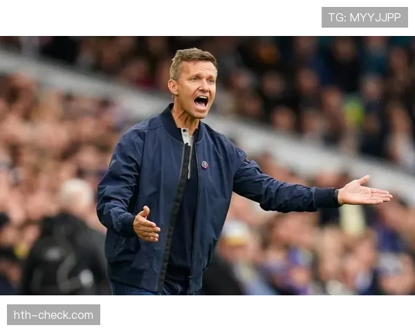 利桑德罗·马丁内斯赛季表现稳健,引发球迷热议与关注