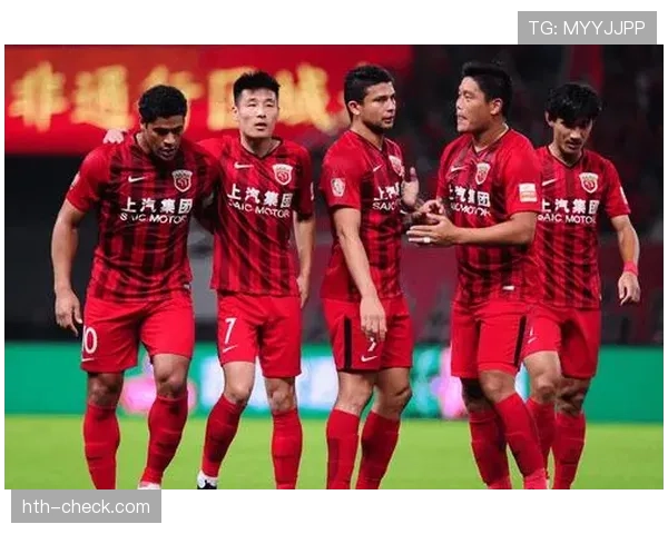 先踢到球就一定不犯规？规则拆解关键判定标准