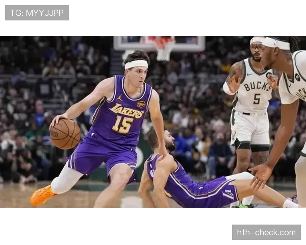 奥斯汀·里夫斯三分效率提升显著 拉开湖人轮换差距